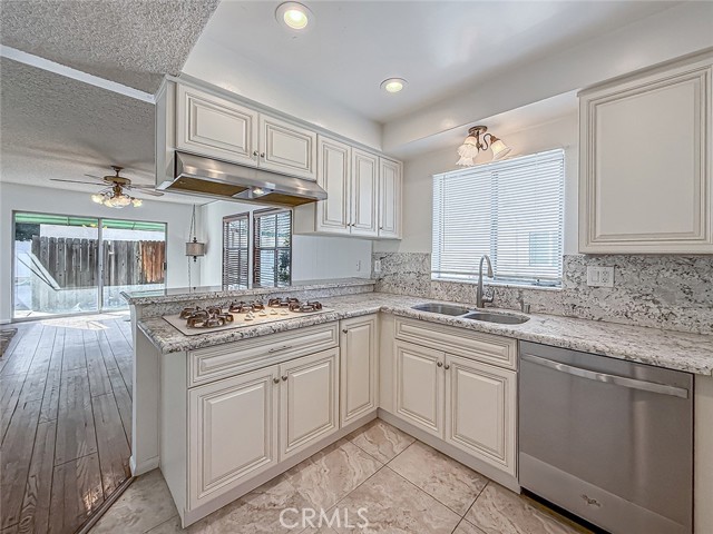 Detail Gallery Image 24 of 55 For 15550 Otsego St, Encino,  CA 91436 - 3 Beds | 2 Baths