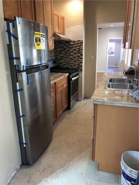 1348 E 23rd Street, Los Angeles CA: https://media.crmls.org/medias/b173e945-d43e-4241-b264-7f782c34c7ba.jpg