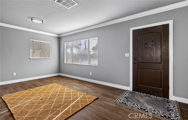 Detail Gallery Image 2 of 23 For 18206 Seville, Fontana,  CA 92335 - 3 Beds | 1 Baths