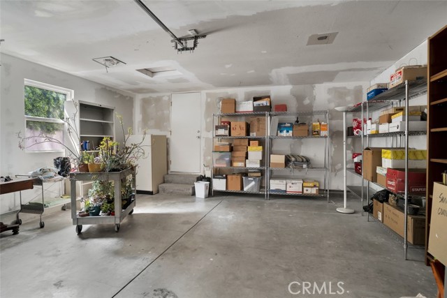 Image 24 of 45 For 18203 Arminta Street