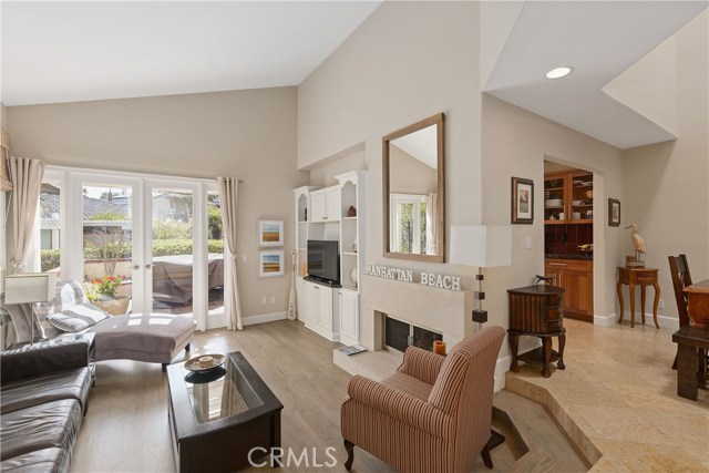 20 Grenada Court Manhattan Beach, California High end remodel, kitchen has a sub zero, DCS stove, Fisher & Paykel dishwasher, new skylight in dining room, new roof in 2016, Duravit toilets, Beautifully remodeled kitchen & bathrooms, builtins, custom walk in closet in master bedroom, New fireplace and a new chimney.. 2 sets of double doors lead to the large corner patio. New oak floor in Living room.
Manhattan Village, the only gated community in this area. This beautiful tree lined community has a 24 hour guard, 3 gated entries, one to greet your guests, a pool and many jacuzzi type spas. MV backs up to the Manhattan Beach Mall, CVS, several banks and Ralph's grocery store.
This is a highly sought after plan 4 court home. This lovely one is next to a large green belt, no parking court yard exposure. Feels more like a single family home.