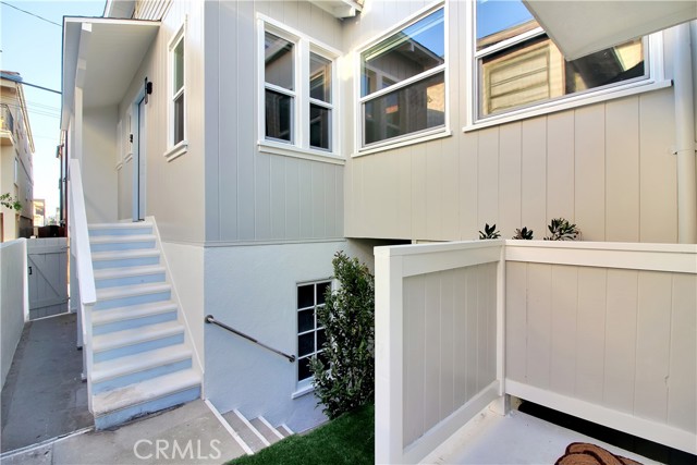 230 30th Place, Hermosa Beach CA: https://media.crmls.org/medias/b174f9be-0b4b-454d-b257-9d40e1793353.jpg