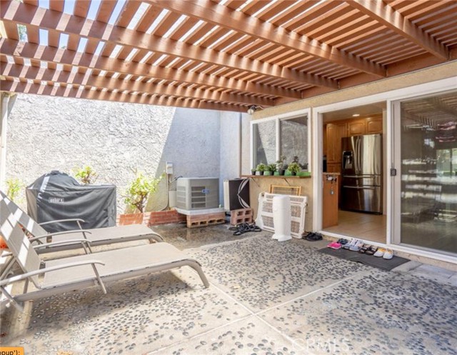 Detail Gallery Image 14 of 17 For 16520 Poppyglen Lane, Cerritos,  CA 90703 - 2 Beds | 2 Baths