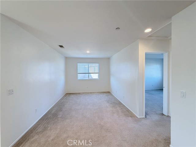 Detail Gallery Image 13 of 28 For 4493 Violas Ct, Jurupa Valley,  CA 91752 - 5 Beds | 3 Baths