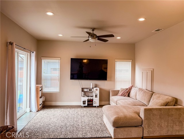 Detail Gallery Image 4 of 7 For 545 Grande, Nipomo,  CA 93444 - 3 Beds | 2/1 Baths