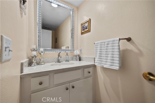 Detail Gallery Image 17 of 37 For 28551 Avocado Pl, Saugus,  CA 91390 - 3 Beds | 2/1 Baths