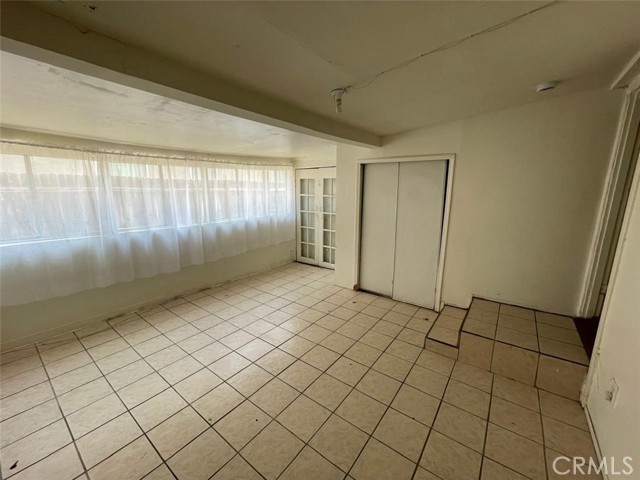 Detail Gallery Image 12 of 31 For 11250 Victory Bld, North Hollywood,  CA 91606 - 3 Beds | 1/1 Baths