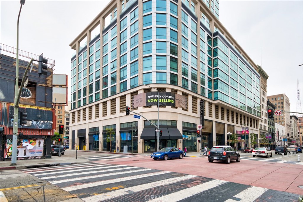 400 S Broadway #921