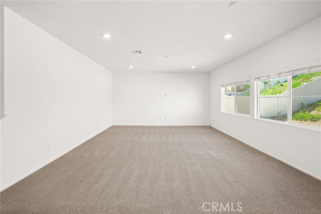 Detail Gallery Image 4 of 18 For 35286 Sorenstam, Beaumont,  CA 92223 - 3 Beds | 2/1 Baths