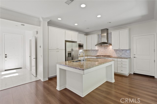 Detail Gallery Image 2 of 28 For 142 Yellow, Irvine,  CA 92618 - 4 Beds | 3 Baths