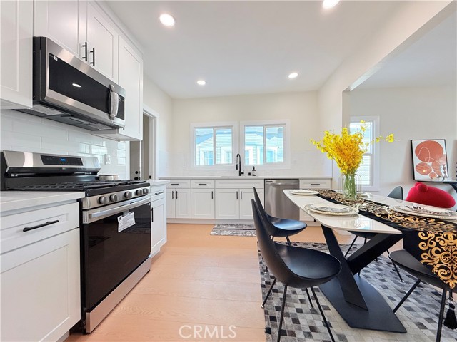 Detail Gallery Image 11 of 22 For 423 E Adams, Santa Ana,  CA 92707 - 4 Beds | 2 Baths