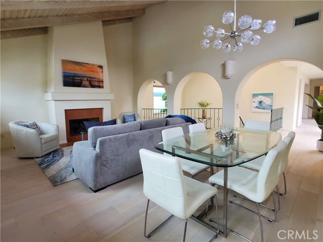 Detail Gallery Image 19 of 41 For 117 S Prospect Ave #a, Redondo Beach,  CA 90277 - 4 Beds | 2/1 Baths