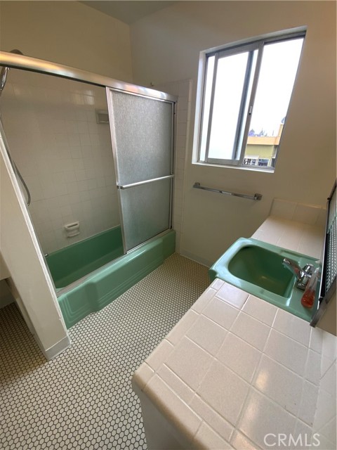 120 Alamitos Avenue, Long Beach CA: https://media.crmls.org/medias/b17c5d9c-9f95-4599-afe4-93a5cac273a6.jpg