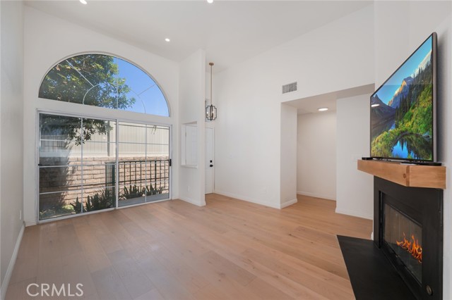2 Bed Home for Sale in Sherman Oaks, California