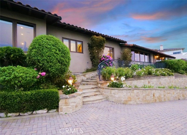 924 Via Nogales, Palos Verdes Estates, California 90274, 3 Bedrooms Bedrooms, ,2 BathroomsBathrooms,Residential,Sold,Via Nogales,PV25163065