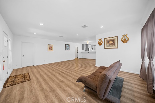 Detail Gallery Image 7 of 49 For 202 Mira Mar Ave, Long Beach,  CA 90803 - 4 Beds | 3 Baths