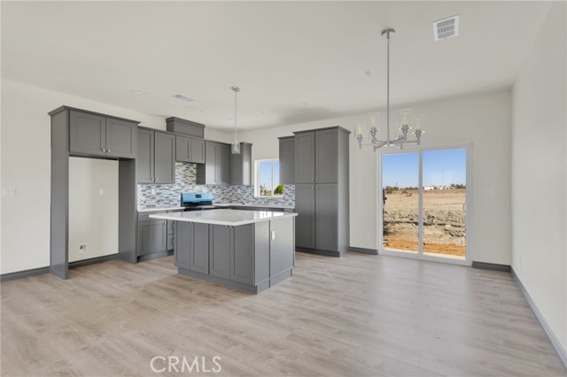 Detail Gallery Image 5 of 36 For 12015 Rosado Rd, Pinon Hills,  CA 92372 - 4 Beds | 2/1 Baths