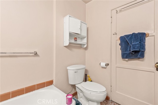 Detail Gallery Image 30 of 46 For 641 W 111th St, Los Angeles,  CA 90044 - 3 Beds | 1 Baths