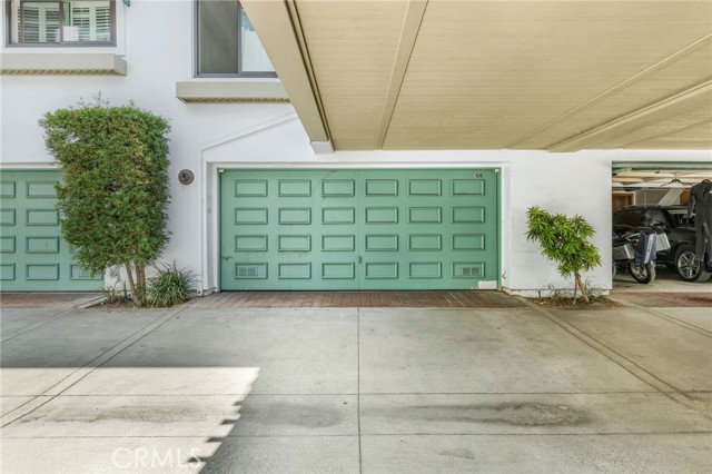 19562 Pompano Lane, Huntington Beach CA: https://media.crmls.org/medias/b17dd271-b993-42d3-bf44-156fd6d01d85.jpg