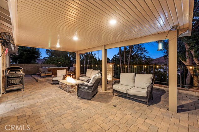 21742 Grovepark Drive, Saugus CA: https://media.crmls.org/medias/b17dee6d-cf0d-4c59-a771-393beb60e8ad.jpg