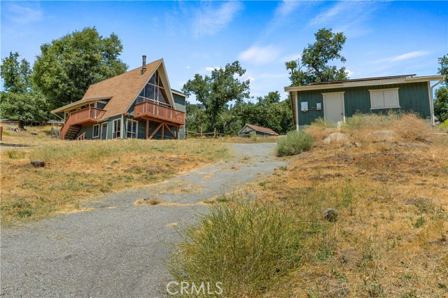 Detail Gallery Image 2 of 30 For 26120 Deertrail Dr, Tehachapi,  CA 93561 - 3 Beds | 2 Baths