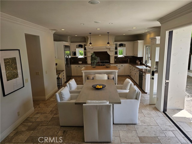 411 Snug Harbor Road, Newport Beach CA: https://media.crmls.org/medias/b17e5bf7-af10-4fcb-962b-259ab6a45a16.jpg