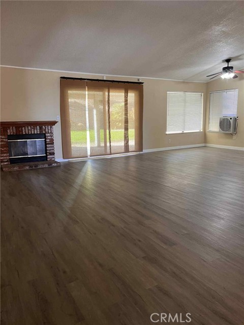 Detail Gallery Image 2 of 21 For 4620 Grandview, Palmdale,  CA 93551 - 3 Beds | 2 Baths