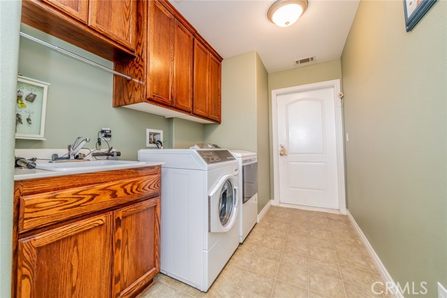 Detail Gallery Image 28 of 50 For 10636 Larch, Oak Hills,  CA 92344 - 5 Beds | 3 Baths