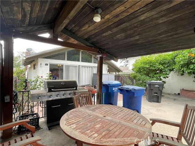 643 W Alegria Avenue, Sierra Madre CA: https://media.crmls.org/medias/b17f17a6-200e-4ac0-bd6d-e676433a0d84.jpg