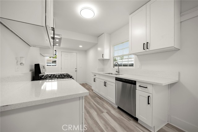 Detail Gallery Image 8 of 23 For 29 W Zane St, Long Beach,  CA 90805 - 3 Beds | 1 Baths
