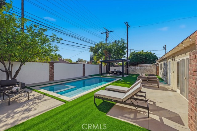 Detail Gallery Image 6 of 36 For 23010 Hartland, West Hills,  CA 91307 - 3 Beds | 2 Baths