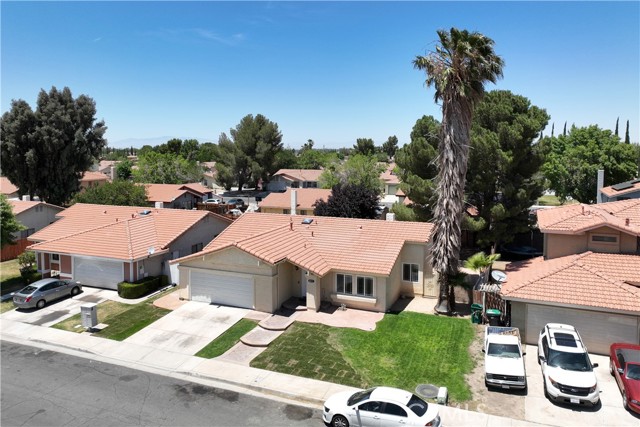 4633 Dowel Avenue, Palmdale CA: https://media.crmls.org/medias/b17fcf7c-1973-4755-80d1-4da96b7071d6.jpg