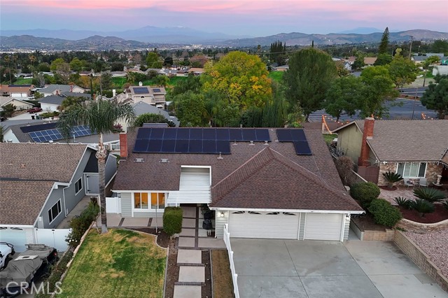 Detail Gallery Image 2 of 52 For 2015 W Ontario, Corona,  CA 92882 - 4 Beds | 2 Baths