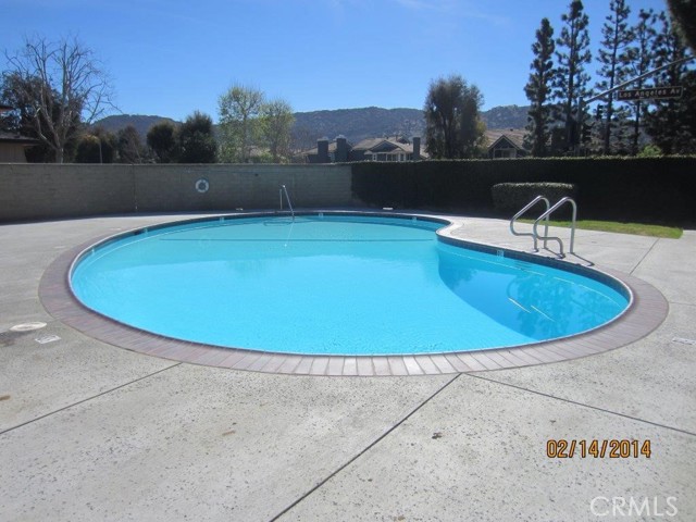 Detail Gallery Image 1 of 8 For 2077 Avenida Refugio #3,  Simi Valley,  CA 93063 - 2 Beds | 1 Baths
