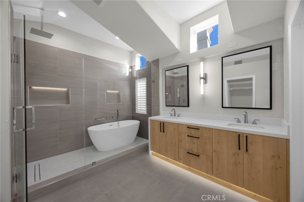 MLS #OC25258217 image #13