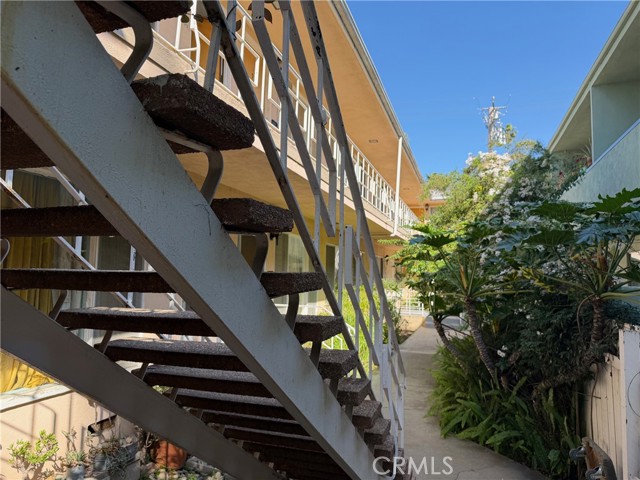 Detail Gallery Image 5 of 5 For 1129 Lincoln Bld, Santa Monica,  CA 90403 - – Beds | – Baths