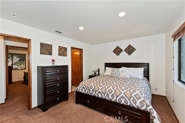 Detail Gallery Image 16 of 27 For 824 Pine Trl, Twin Peaks,  CA 92391 - 2 Beds | 2 Baths