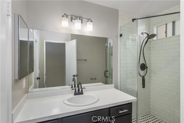 661 La Corona Court, Oak Park CA: https://media.crmls.org/medias/b181b857-83ec-4f5b-b2ba-ea1e46e6dba3.jpg
