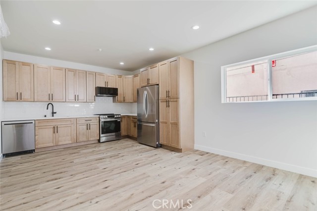 5732 Willowcrest Avenue, 2 photo 7
