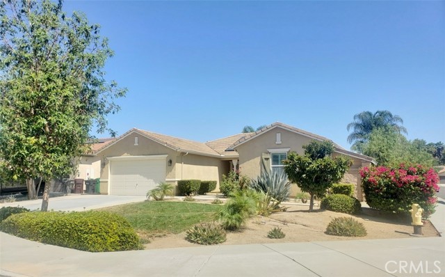 Detail Gallery Image 2 of 53 For 31800 Fallbrook Cir, Murrieta,  CA 92563 - 5 Beds | 2 Baths