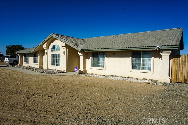 Detail Gallery Image 1 of 1 For 9571 Locust Ln, Apple Valley,  CA 92308 - 3 Beds | 2/1 Baths