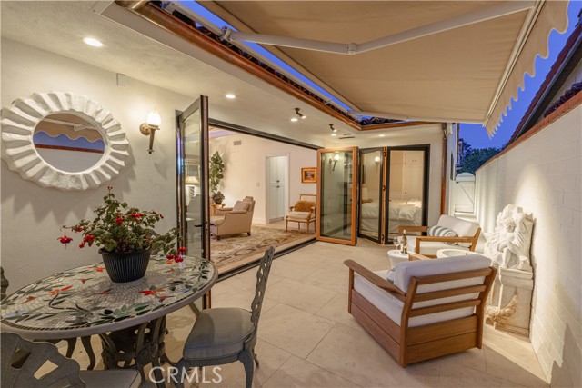 Detail Gallery Image 40 of 61 For 106 via Cordova, Newport Beach,  CA 92663 - 2 Beds | 2 Baths