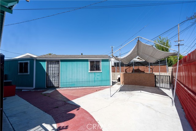 215 Hamlet Street, Los Angeles, California 90042, 2 Bedrooms Bedrooms, ,1 BathroomBathrooms,Single Family Residence,For Sale,Hamlet,WS24127236