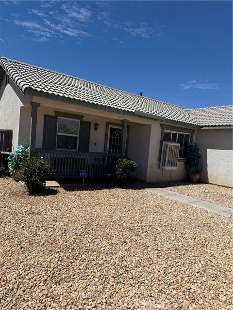 11831 Stockton Street, Adelanto CA: https://media.crmls.org/medias/b1836461-ed32-4fdf-9c90-a6472bd7843d.jpg