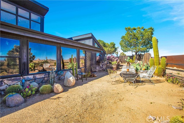 Detail Gallery Image 38 of 64 For 5145 Curtis Rd, Pioneertown,  CA 92268 - 2 Beds | 3 Baths