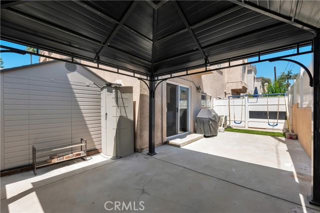 Detail Gallery Image 26 of 38 For 19017 Gault St #103,  Reseda,  CA 91335 - 3 Beds | 3 Baths