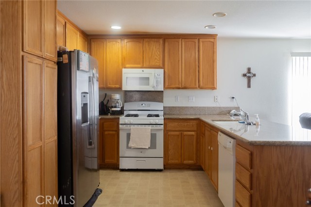 Detail Gallery Image 13 of 29 For 1253 Beaumont Ave, Beaumont,  CA 92223 - 4 Beds | 2 Baths