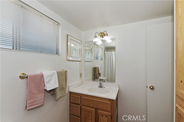 747 Boulder Bay, Big Bear Lake CA: https://media.crmls.org/medias/b184d154-95a7-4b3e-bca9-f8393ce998d1.jpg