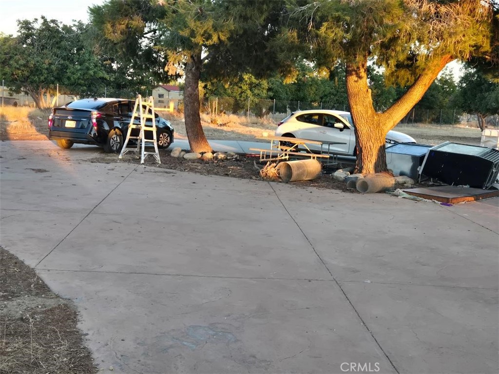 https://media.crmls.org/medias/b1865ab0-c51a-4dd6-917d-ca785d5532d3.jpg?preset=X-Large