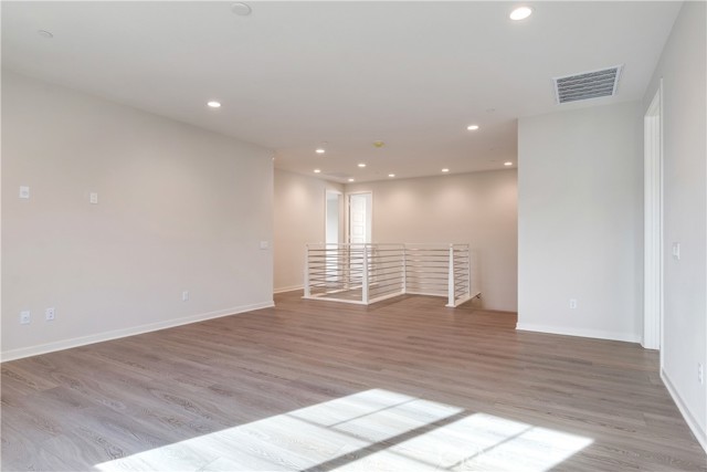 Detail Gallery Image 23 of 48 For 6536 Canyon Oaks Dr, Simi Valley,  CA 93063 - 5 Beds | 5/1 Baths